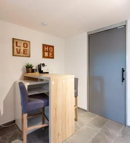Nachhaltig Wohnen Im 1, Stock, Gratis Parkplatz! Appartement *